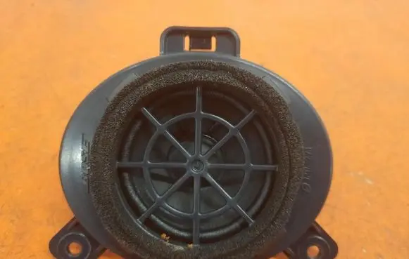Audi Q7 4L Subwoofer speaker 4L0035361