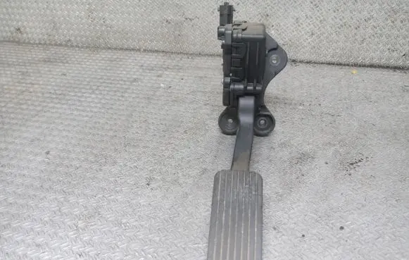 KIA Ceed Accelerator throttle pedal 071230J1014