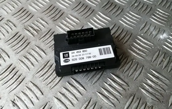 Opel Zafira B Tow bar trailer control unit/module 24453850 5DS00879800