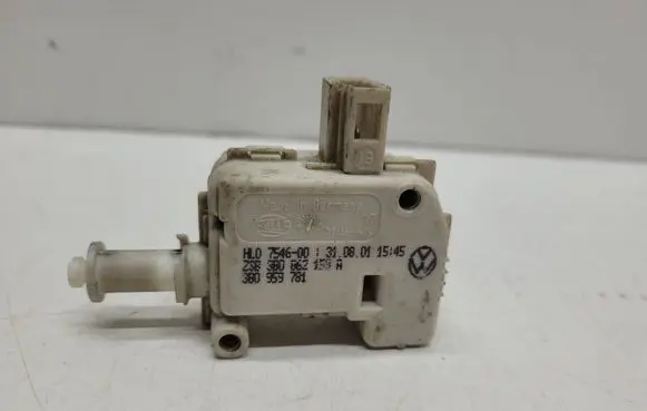 Volkswagen Golf VI Tailgate boot lock/latch motor 3B0959781