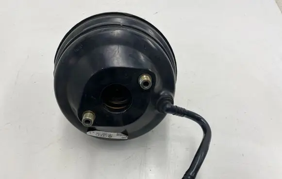 Audi A6 S6 C5 4B Brake booster 4B3612105