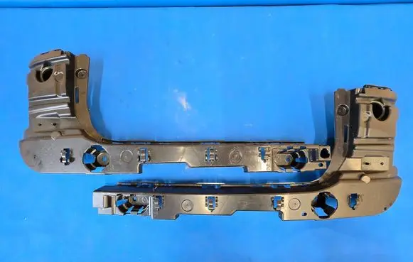 BMW X3 G01 Rear bumper mounting bracket 7400665 7400666