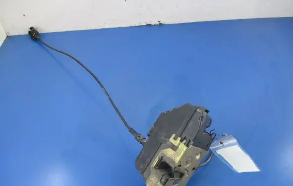 Renault Scenic II - Grand scenic II Front door lock