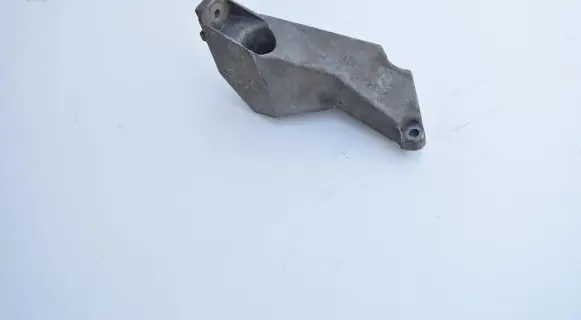 Audi A4 S4 B6 8E 8H Engine mounting bracket 8E0199307A