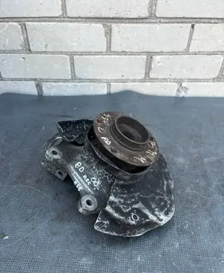 BMW 5 E39 Front wheel hub 