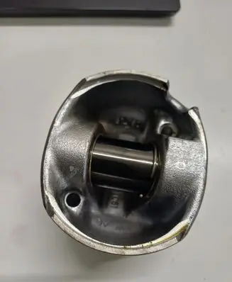 Volkswagen Golf VII Piston 81L150 CRB