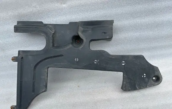 Volkswagen PASSAT B7 Other under body part 3AA825101