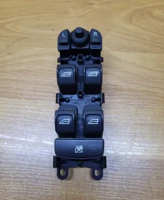 Volvo XC70 Electric window control switch 30773269 03454200