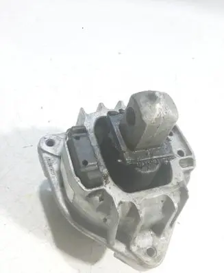 Engine mount bracket