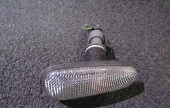 Opel Zafira A Front fender indicator light