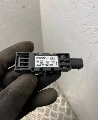 Chrysler Voyager Airbag deployment crash/impact sensor 04727069AD 041004 0203301214
