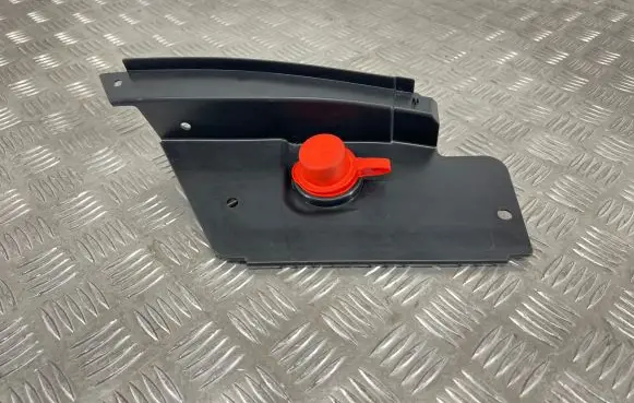 BMW 1 F40 Battery box tray cover/lid 7290719 15677210 51588