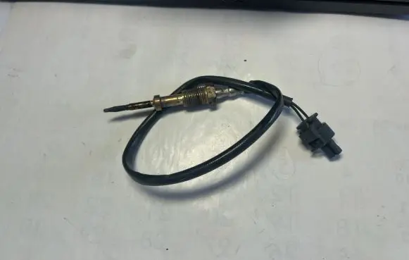 BMW 5 F10 F11 Exhaust gas temperature sensor 7805606