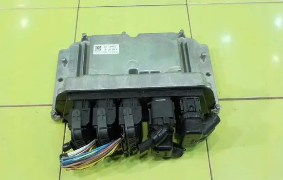 BMW 2 F45 Engine control unit/module 0261S19759