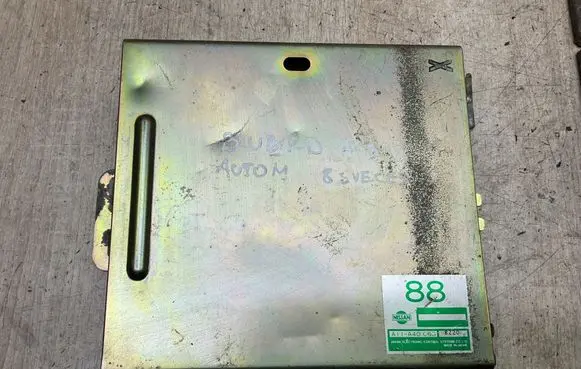 Nissan Bluebird U13 Engine control unit/module A11a40c63