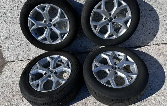 Renault Kadjar R17 alloy rim 43008932R