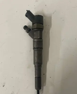 BMW 7 F01 F02 F03 F04 Fuel injector 7785135