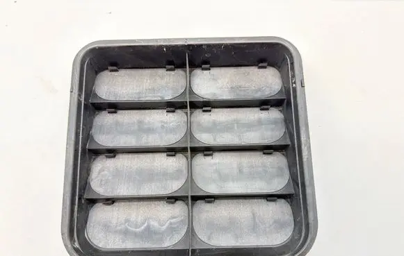 Audi Q7 4M Quarter panel pressure vent 4M0819181