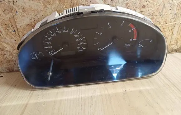 Mitsubishi Carisma Speedometer (instrument cluster) MR480266 0P0264022 480266
