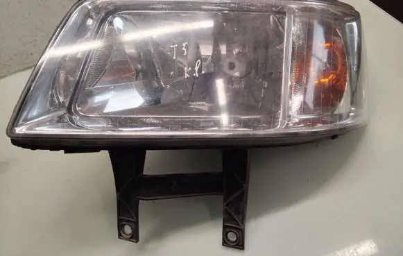 Volkswagen Transporter - Caravelle T5 Headlight/headlamp