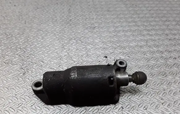 Audi A4 S4 B5 8D Timing belt/chain tensioner 050109479A