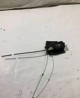 BMW 7 E38 Fuel tank cap lock 8352168 6711 40620433
