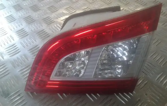 Peugeot 508 Tailgate rear/tail lights