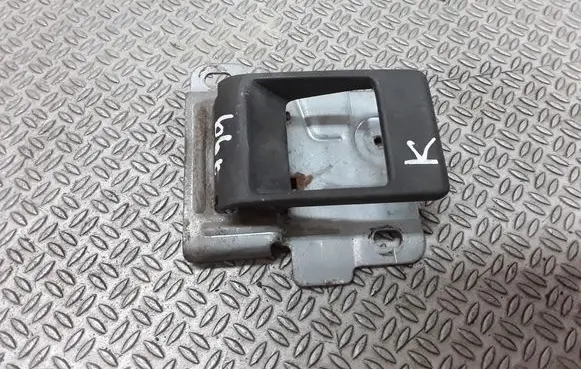 Land Rover Discovery Rear door interior handle