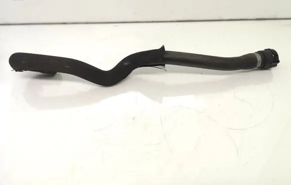 Engine coolant pipe/hose