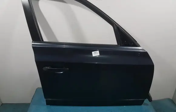 BMW X3 E83 Front door