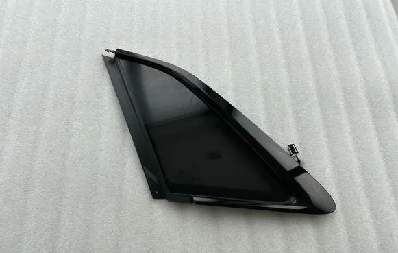 Audi Q8 Rear side window 4M8845297H A011404 -010566