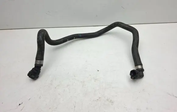 Volvo XC90 Engine coolant pipe/hose Q01732