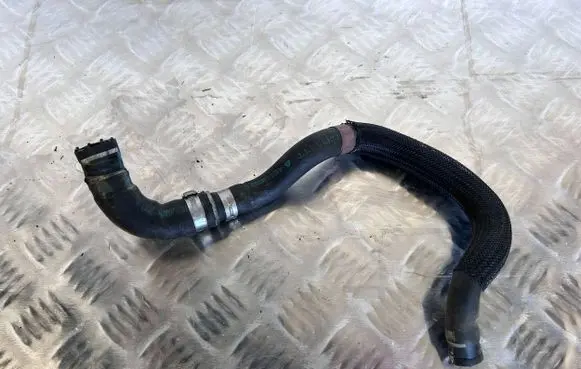 Coolant pipe/hose