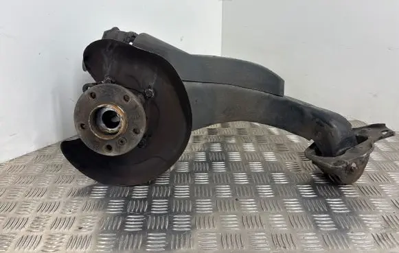 BMW 2 F46 Rear wheel hub 6858414 15677210