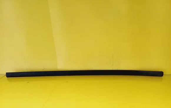 Volkswagen PASSAT B5 Front door trim (molding) 3B0853515