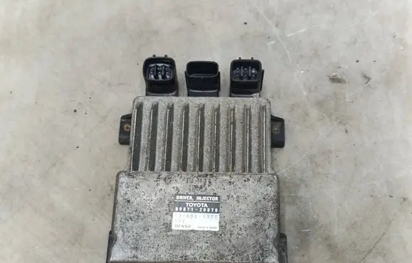Lexus IS 220D-250-350 Fuel injection control unit/module 8987120070 1310001371