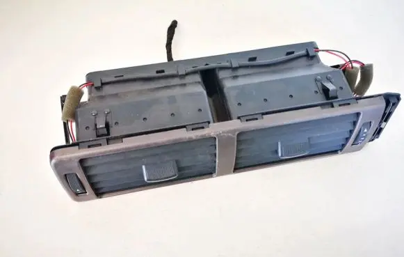 Audi A6 S6 C5 4B Dash center air vent grill 4b1820951