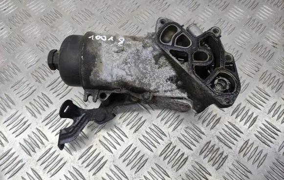 Peugeot 508 Oil filter mounting bracket
