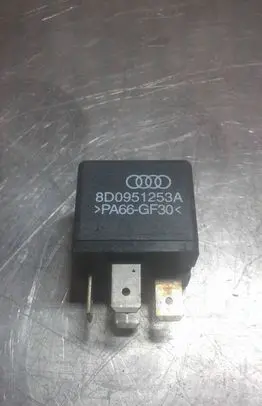 Volkswagen PASSAT B6 Other relay 8D0951253A PA66GF30