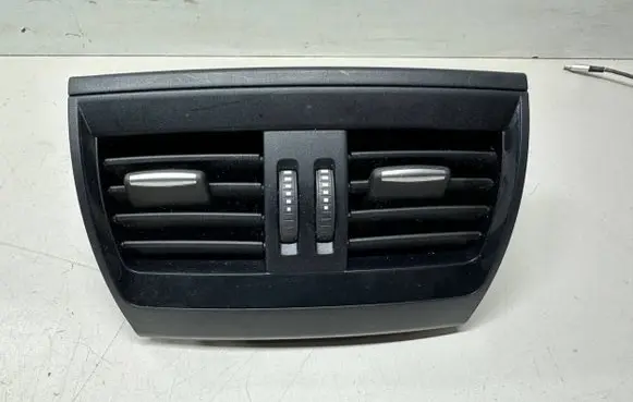 Rear air vent grill