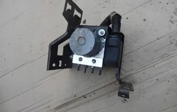 Peugeot 5008 ABS Pump 9666930880