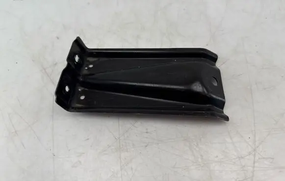 Toyota C-HR I Front bumper mounting bracket