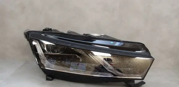 Skoda Octavia Mk4 Headlight/headlamp 5E4941016B 0301118234A LE18A6419