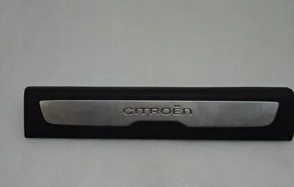 Citroen C4 II Picasso Front sill (body part) 9677703477