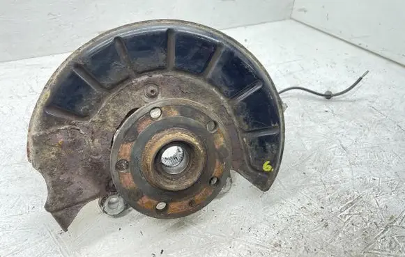 Volkswagen PASSAT B6 Front wheel hub