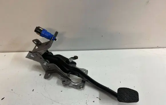 Mazda CX-3 Brake pedal 