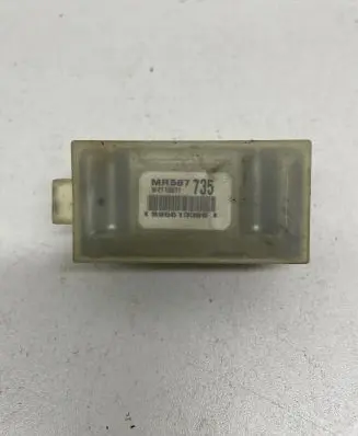 Mitsubishi Outlander Airbag deployment crash/impact sensor MR587735 W2T10671 895613396