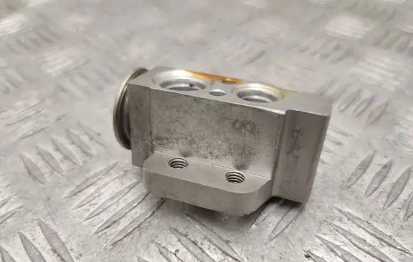 Air conditioning (A/C) expansion valve