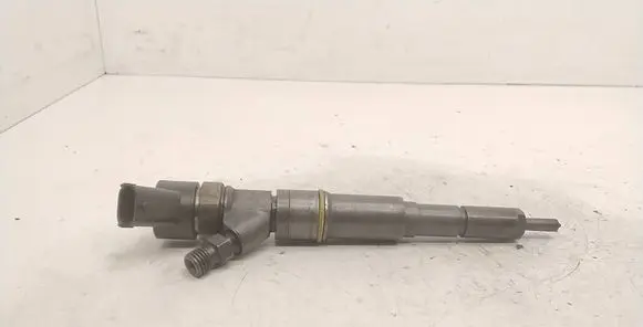 BMW 5 E39 Fuel injector 2354093 0445110029