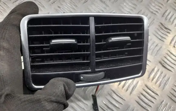 Audi A6 S6 C6 4F Rear air vent grill 4F0819203C